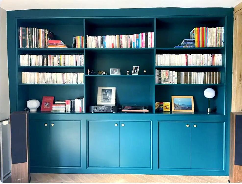 Bibliothèque medium peinte
